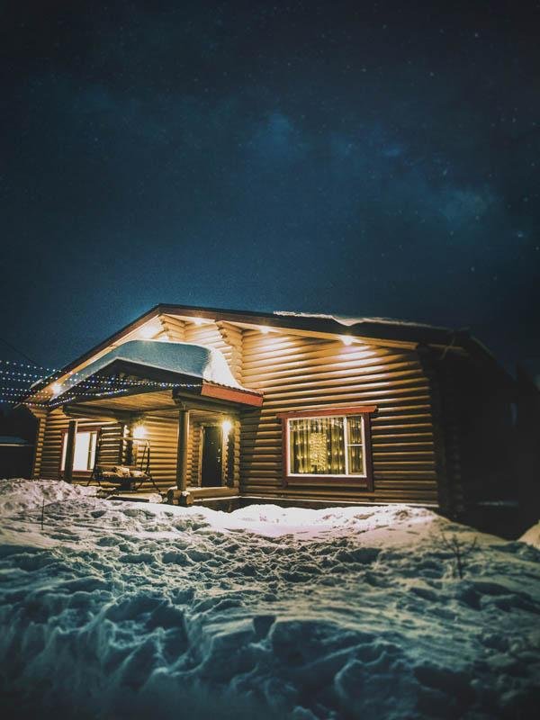 Красивое фото дома зимой, гостевой дом в Карелии